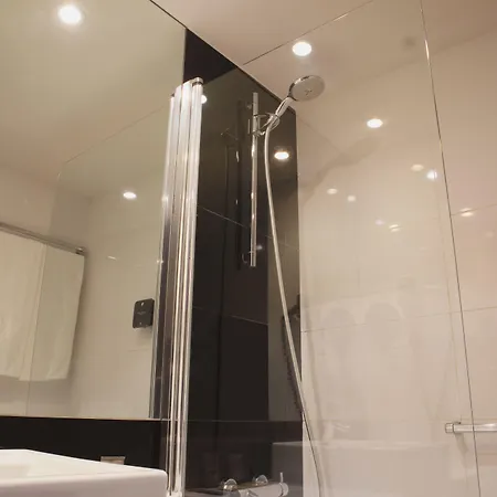 מלון Sana Silver Coast 4*