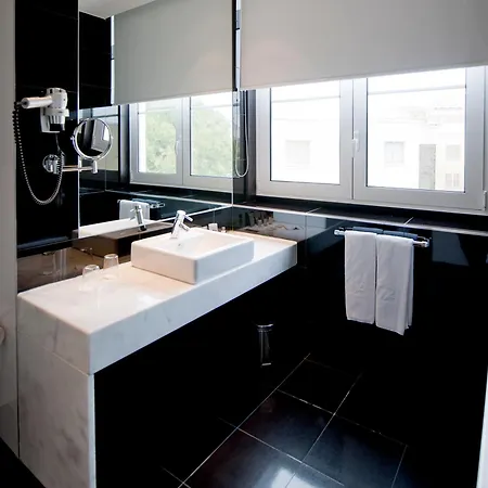 מלון Sana Silver Coast